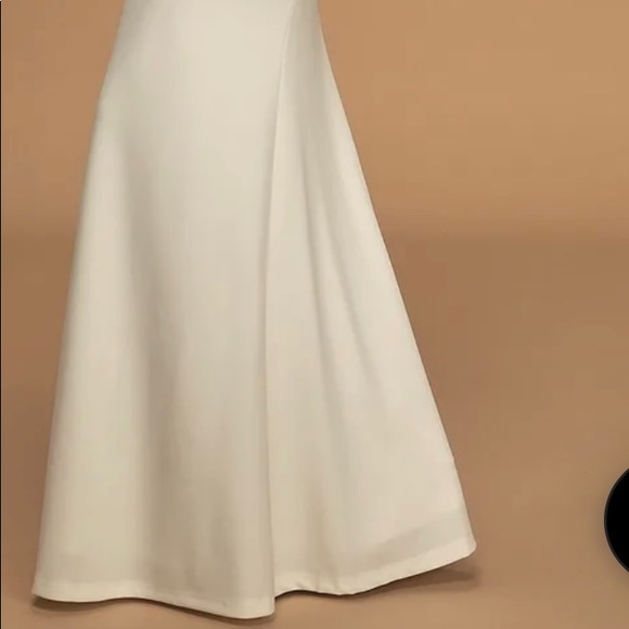 SOLD ✅: White one-shoulder mermaid maxi wedding gown. - Picture 3 of 7